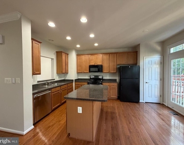 5669 Faircloth Court - Photo Thumbnail 8