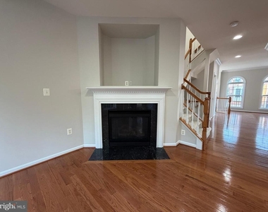 5669 Faircloth Court - Photo Thumbnail 13