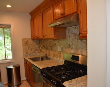 4108 Mangalore Drive - Photo Thumbnail 3
