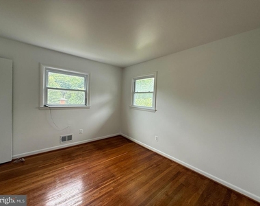 3921 Forest Grove Drive - Photo Thumbnail 15