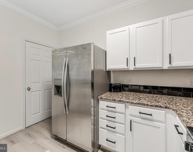 1700 Lake Shore Crest Drive - Photo Thumbnail 17
