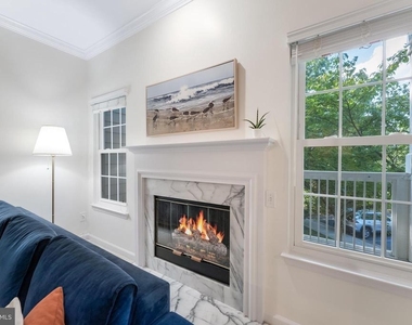 1700 Lake Shore Crest Drive - Photo Thumbnail 7