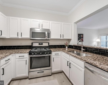1700 Lake Shore Crest Drive - Photo Thumbnail 15