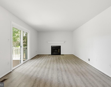 2998 Steven Martin Drive - Photo Thumbnail 4
