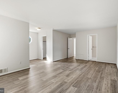 2998 Steven Martin Drive - Photo Thumbnail 10