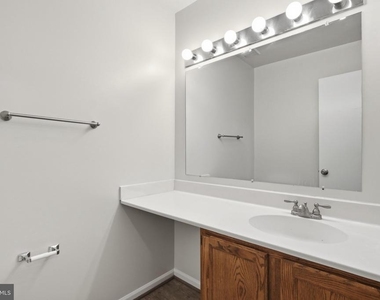 2998 Steven Martin Drive - Photo Thumbnail 8