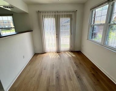 9737 Hagel Circle - Photo Thumbnail 5