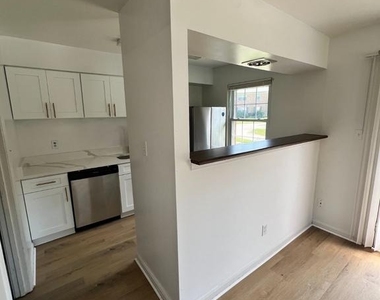 9737 Hagel Circle - Photo Thumbnail 4