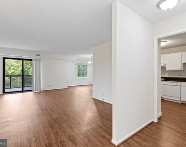 8370 Greensboro Drive - Photo Thumbnail 32