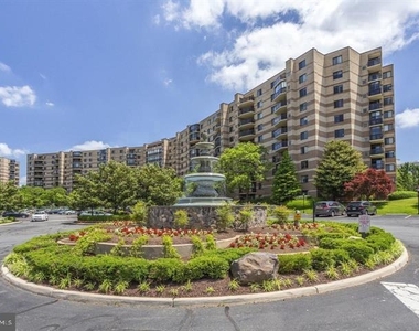 8370 Greensboro Drive - Photo Thumbnail 3