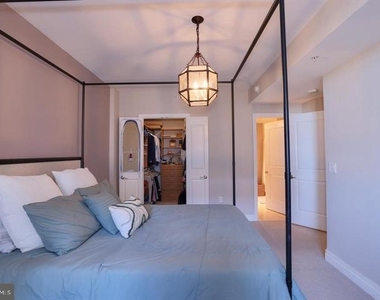 8220 Crestwood Heights Drive - Photo Thumbnail 5