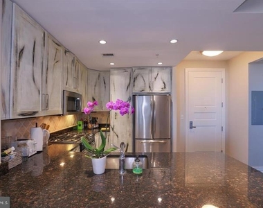 8220 Crestwood Heights Drive - Photo Thumbnail 2