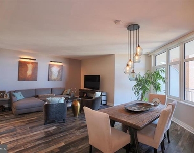 8220 Crestwood Heights Drive - Photo Thumbnail 3