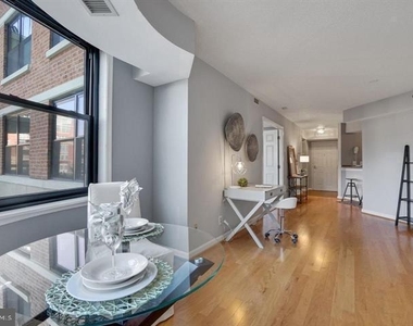 1200 Braddock Place - Photo Thumbnail 9