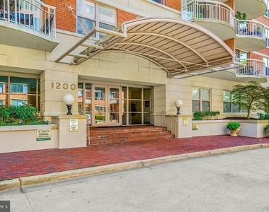 1200 Braddock Place - Photo Thumbnail 3