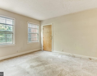 2401 Arlington Boulevard - Photo Thumbnail 5