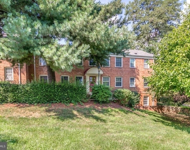 2401 Arlington Boulevard - Photo Thumbnail 2