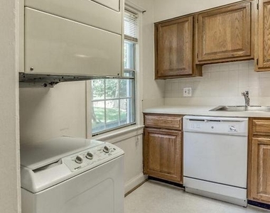 2401 Arlington Boulevard - Photo Thumbnail 11