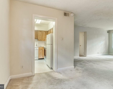 2401 Arlington Boulevard - Photo Thumbnail 9