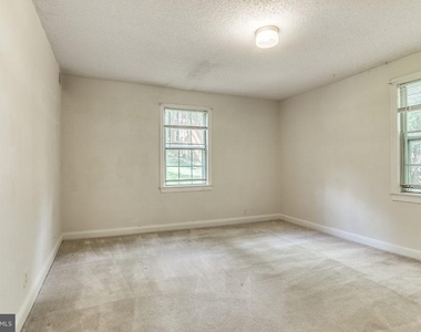 2401 Arlington Boulevard - Photo Thumbnail 15