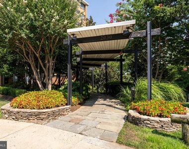 2030 N Adams Street - Photo Thumbnail 23