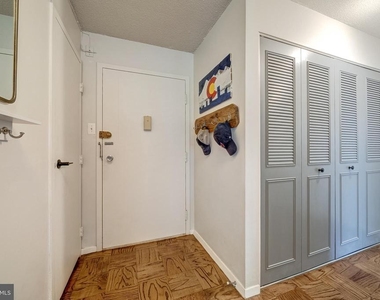2030 N Adams Street - Photo Thumbnail 1