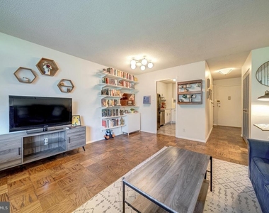 2030 N Adams Street - Photo Thumbnail 6