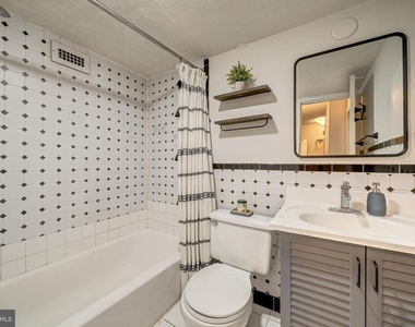 2030 N Adams Street - Photo Thumbnail 17