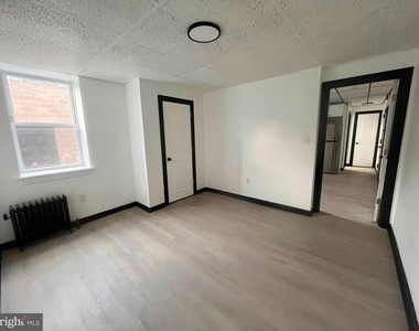 1912 S 17th Street - Photo Thumbnail 10