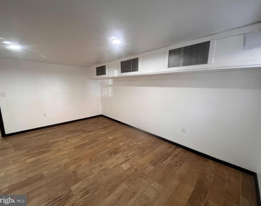 1912 S 17th Street - Photo Thumbnail 17