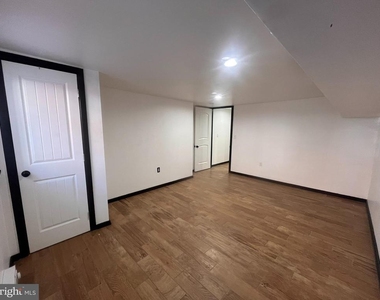 1912 S 17th Street - Photo Thumbnail 14