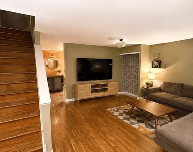 238 E Thompson Street - Photo Thumbnail 1