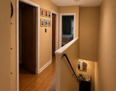 238 E Thompson Street - Photo Thumbnail 6