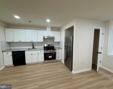 4804 Chester Avenue - Photo Thumbnail 3