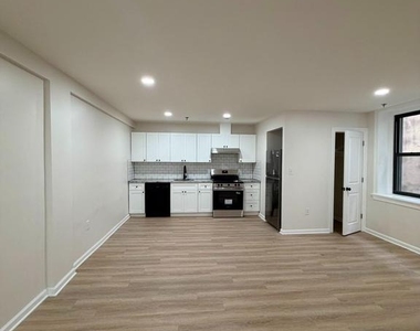 4804 Chester Avenue - Photo Thumbnail 2