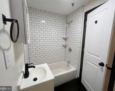 4804 Chester Avenue - Photo Thumbnail 9