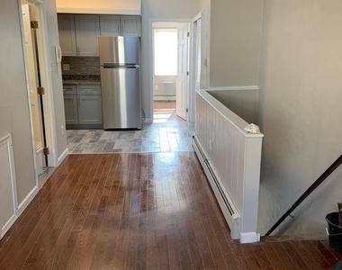 913 Washington Avenue - Photo Thumbnail 1