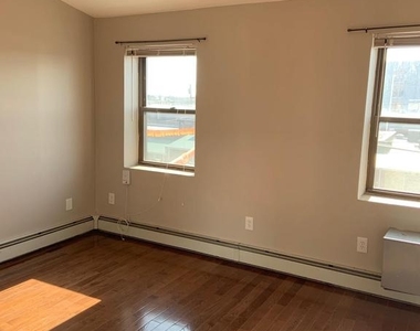 913 Washington Avenue - Photo Thumbnail 4