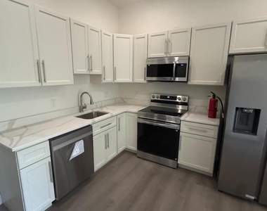 3912 Aspen Street - Photo Thumbnail 7