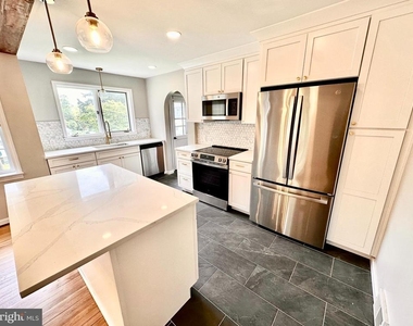 310 Summit Avenue - Photo Thumbnail 7