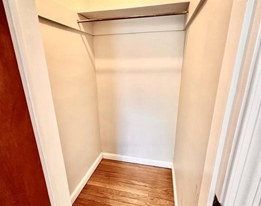 310 Summit Avenue - Photo Thumbnail 16