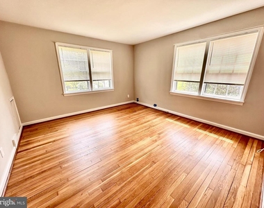 310 Summit Avenue - Photo Thumbnail 13