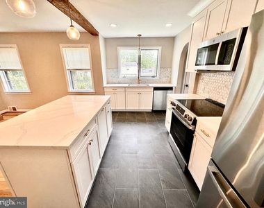 310 Summit Avenue - Photo Thumbnail 9