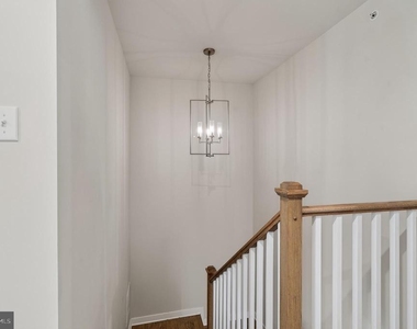 1047 Watson Court - Photo Thumbnail 18