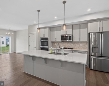 1047 Watson Court - Photo Thumbnail 8