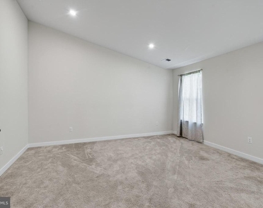 1047 Watson Court - Photo Thumbnail 21