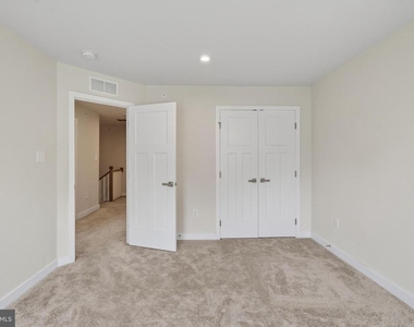 1047 Watson Court - Photo Thumbnail 35