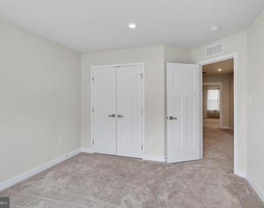 1047 Watson Court - Photo Thumbnail 32
