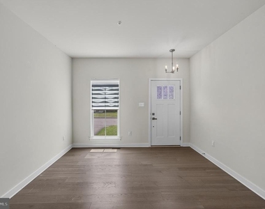 1047 Watson Court - Photo Thumbnail 4