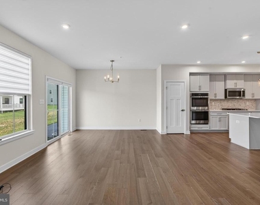 1047 Watson Court - Photo Thumbnail 15